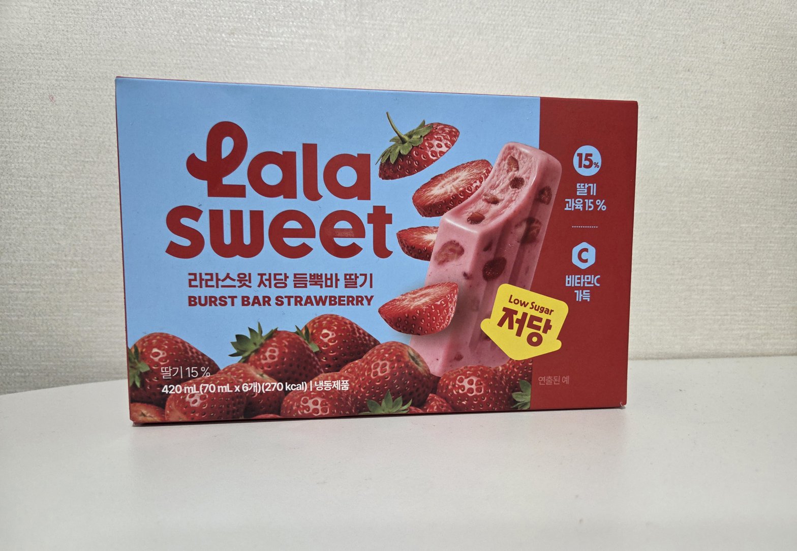 라라스윗 저당 듬뿍바 딸기 후기 | 1개 30kcal, 사과 맛 빠진 스크류바 느낌의 딸기 샤베트바~